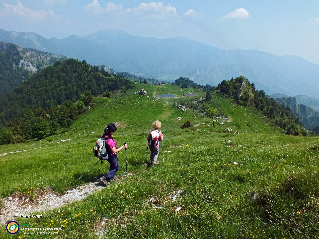 92 Scendendo alla Malga-baita di Campo.JPG